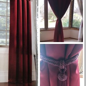 2 panels + 2 tassels - light blocking panels